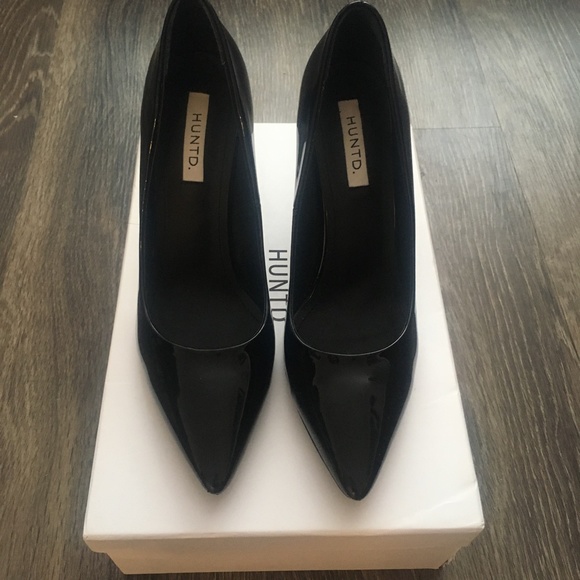 Huntd Vegan Patent Black Classic Pumps - Picture 2 of 10